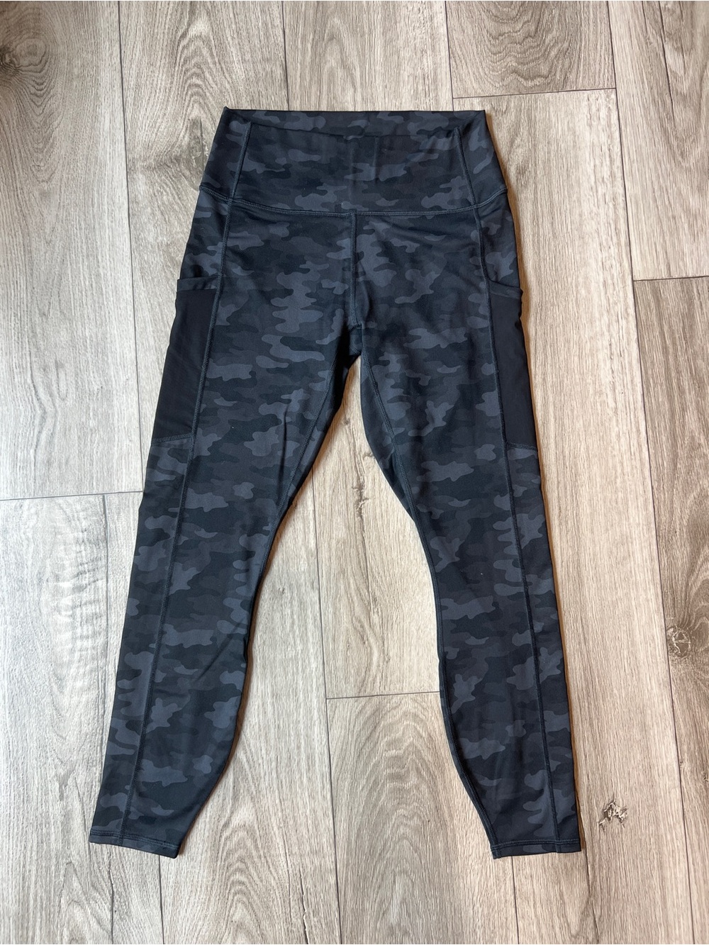 Fabletics Black Camo High Waisted Leggings Side Pockets Mesh Panels